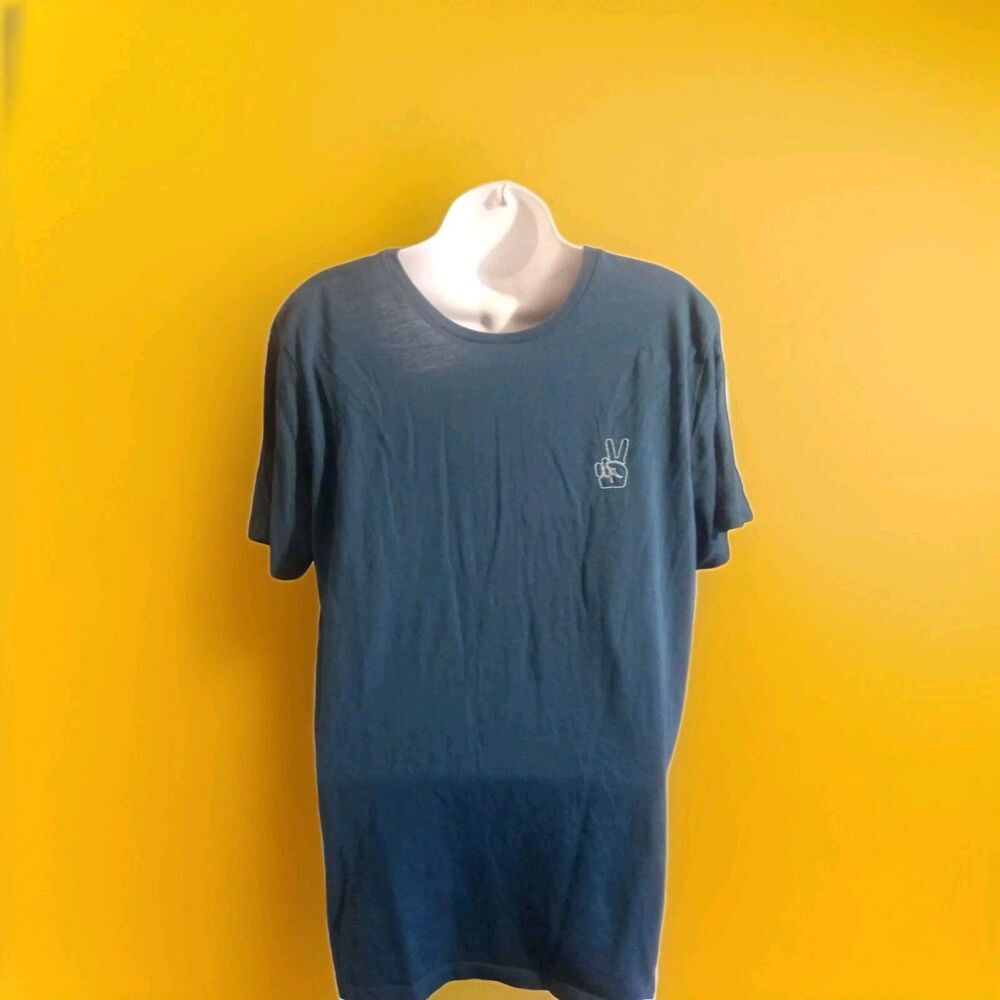 Men's Old Navy T-Shirt With Peace Sign Color Teal Blue Sized Medium Athletic Tee
